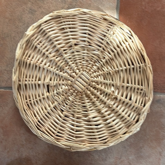 Wicker Basket Tray Nuts Candy Crackers Party Decorative Holiday Craft 14” round - Picture 6 of 6